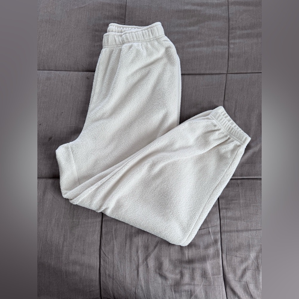 American Eagle Women’s Sherpa Jogger Pant size Small
